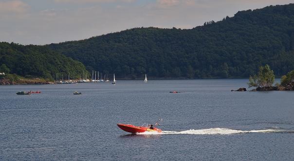 Speedboot mit ein klein wenig Speed ;-)